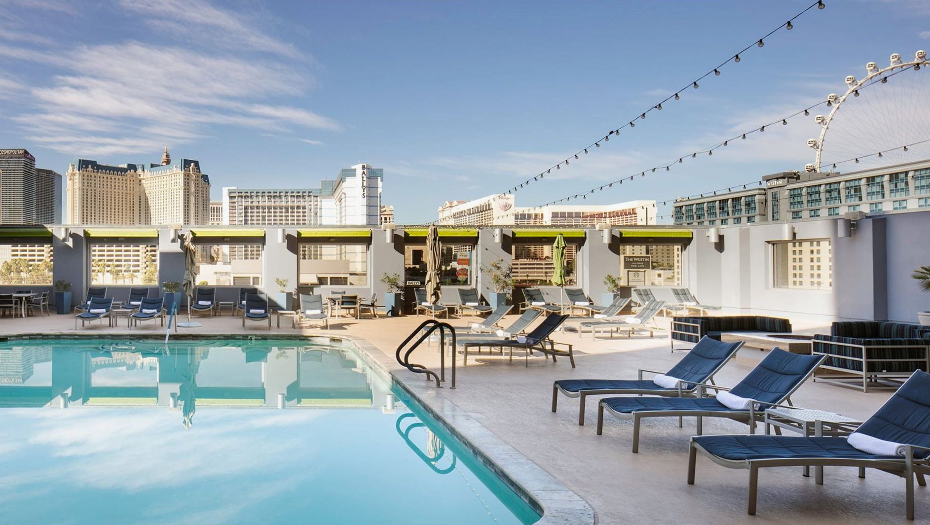 Näkymä hotellihuoneen ikkunasta Las Vegasin kaupunkiin